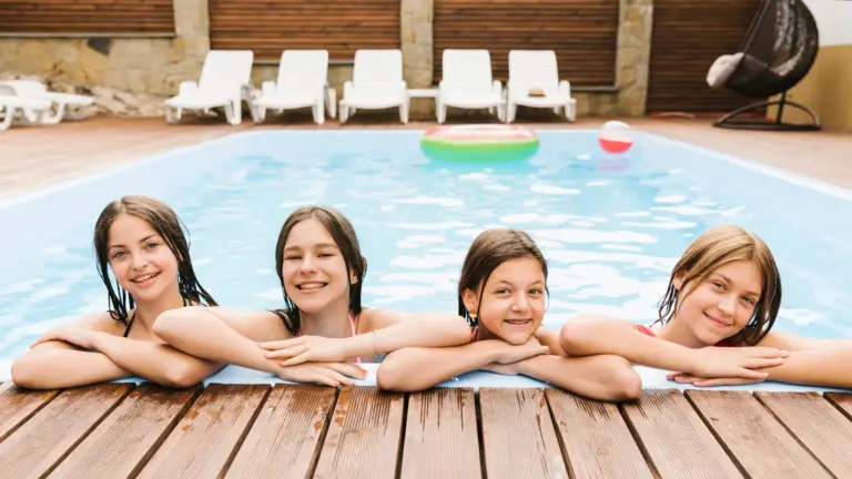 Mondepra Familie Gfk Pool.webp