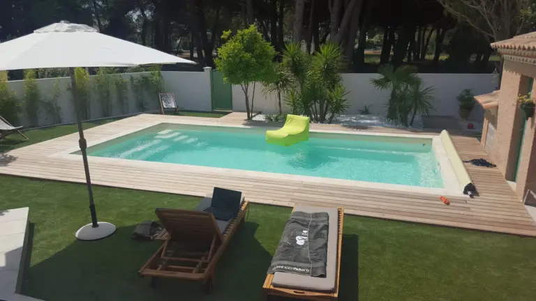 Gfk Pool Unique.webp